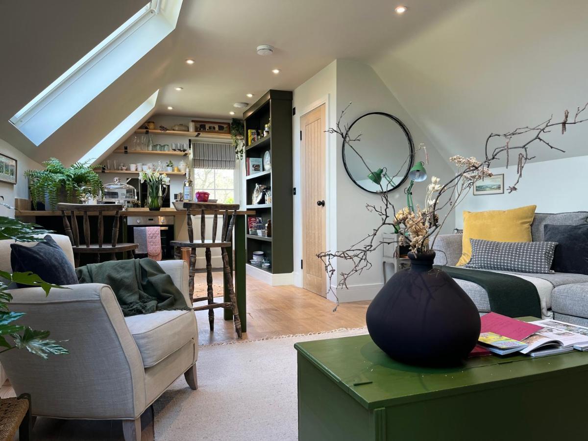 Апартаменты Pear Tree Loft Лакок Экстерьер фото